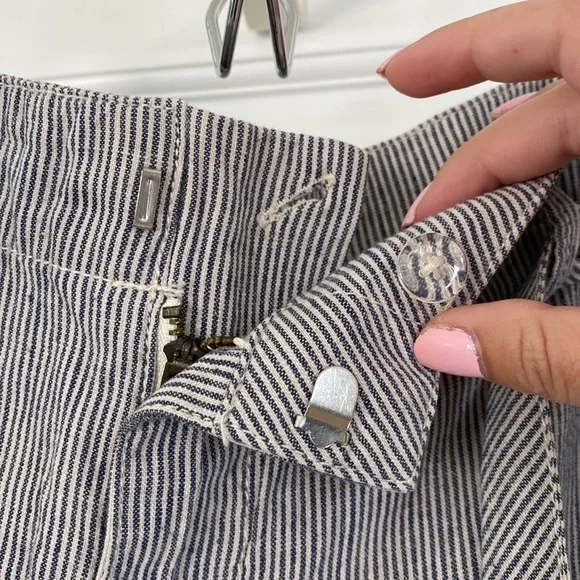 ABERCROMBIE & FITCH PIN STRIPED LINEN SHORTS - Picture 4 of 4